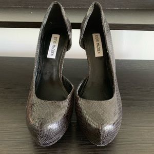 Steve Madden faux snakeskin pumps NWOT